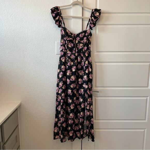 NEW ASTR Wedelia Floral Lace Up Midi Dress - Picture 2 of 5